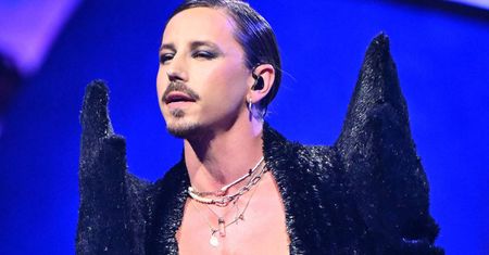 Michał Szpak w krótkich włosach? Patrzymy i nie wierzymy własnym oczom