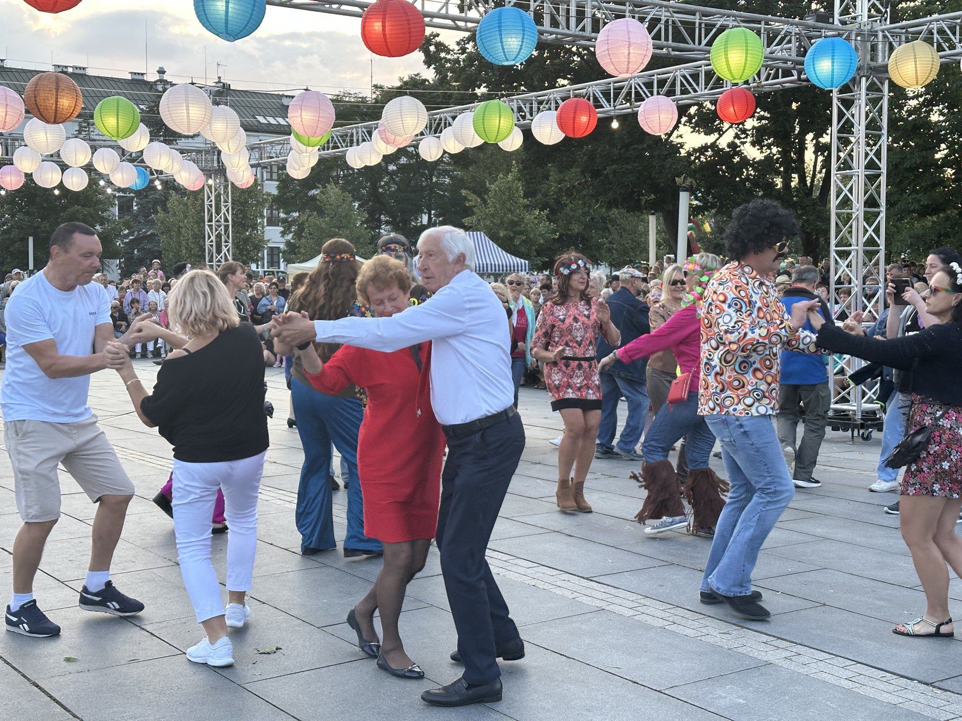 Potańcówka na Placu Marii Konopnickiej zwieńczyła dwudniowe Dni Suwałk