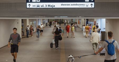 Nie mogli kupić nawet wody. Kompromitacja na świeżo odnowionym dworcu