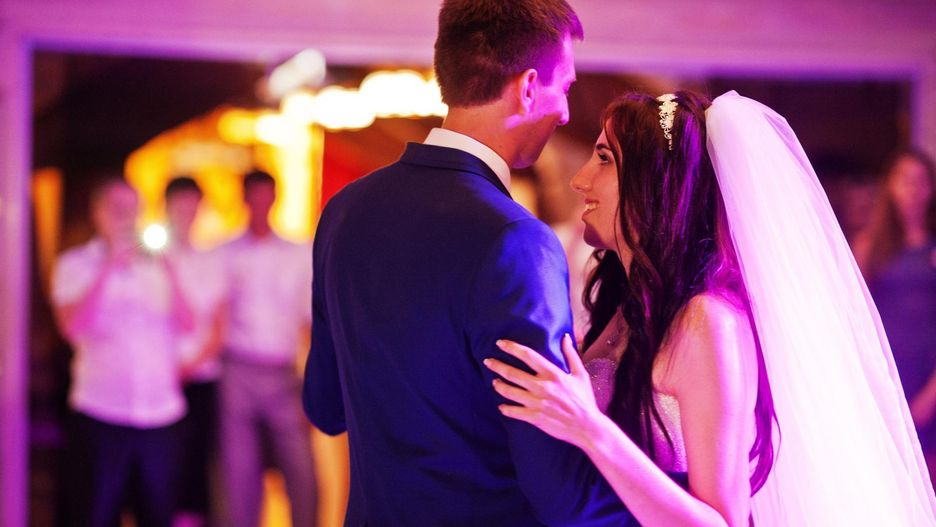 Skandaliczna prośba panny młodej. Fotograf miał uwiecznić noc poślubną
