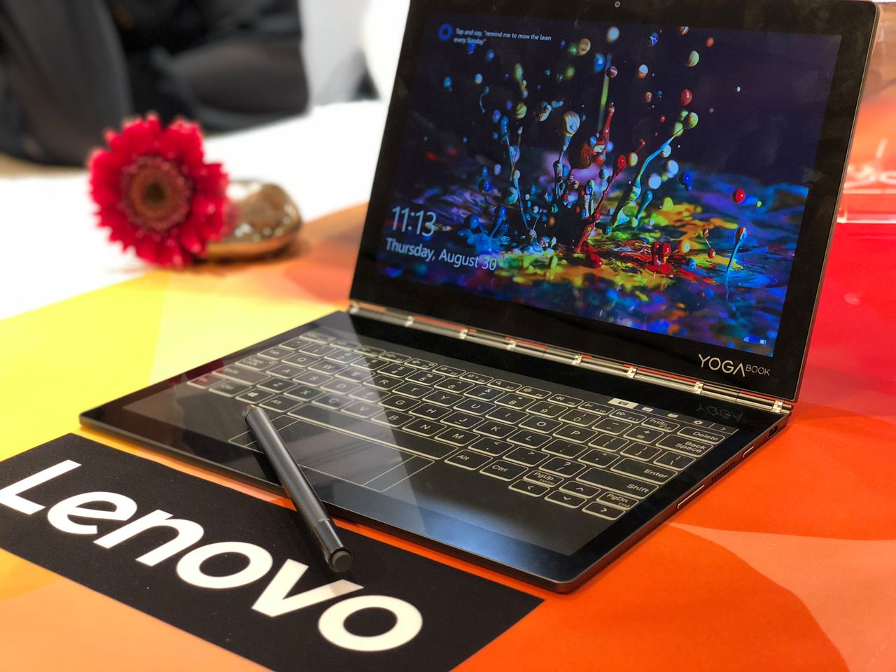 Zapukaj dwa razy, a nowy Lenovo Yoga Book sam się otworzy. Ma też drugi ekran...