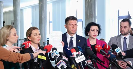 Koalicyjne pomysły na składkę. Resort podliczył jeden z nich. 7 mln Polaków byłoby stratnych