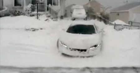 Audi R8 - najdroższy pług śnieżny świata