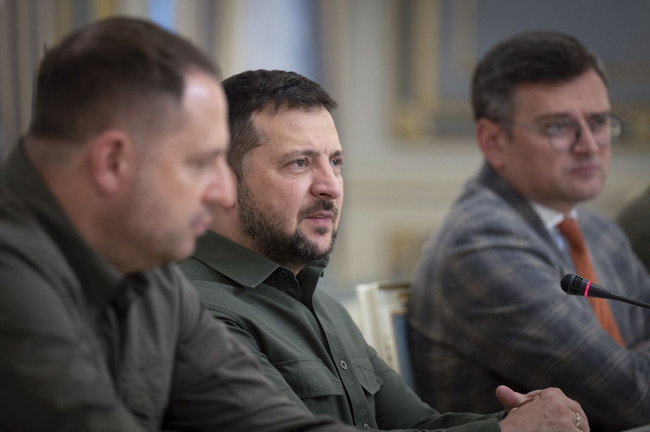 Dekret ujawniony w nocy. Nagła dymisja, Zełenski zdecydował