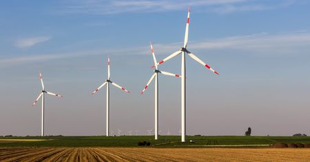 Ukraina pomimo wojny zainstalowała  więcej turbin wiatrowych niż Anglia
