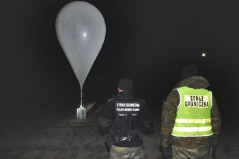 Towar przyleciał z Białorusi balonami. Odbiorcy zostali aresztowani