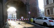 Legnica: Kiedy zostanie otwarty przejazd przez bramę przy ul. Murarskiej ?