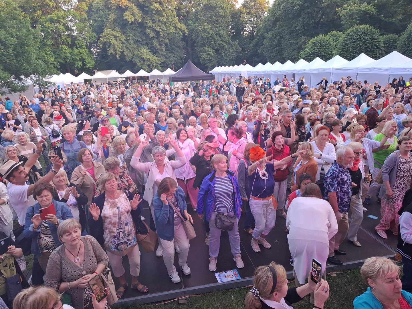 Seniorzy bawią się w Parku Jordana podczas XII Międzynarodowych Senioraliów 2025