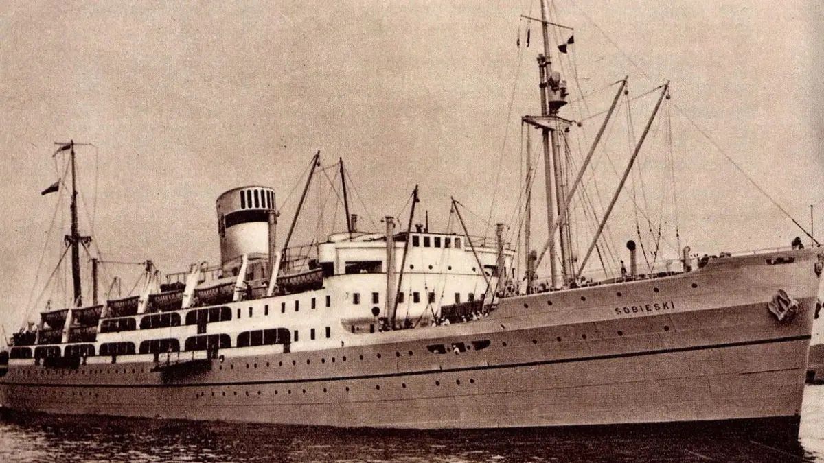 Statek, który przywiózł nadzieję. Powrót "Sobieskiego" do Polski