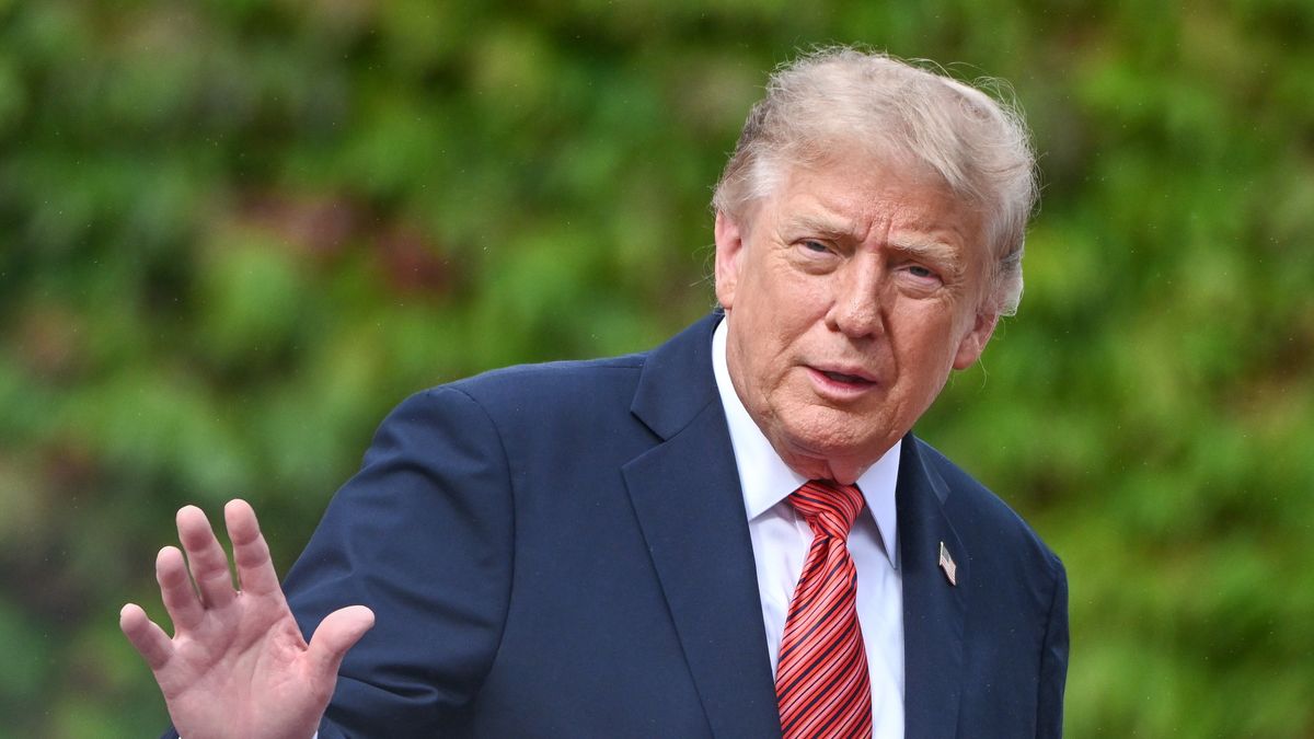 Trump może wkrótce uderzyć w klientów Rosji. Cła sięgną 100 proc.