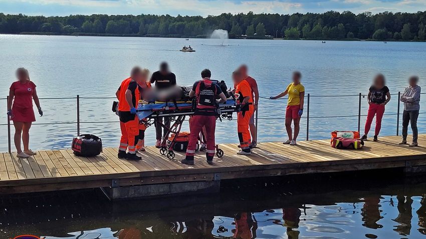 26-latek skoczył "na główkę" do Jeziora Paprocańskiego 