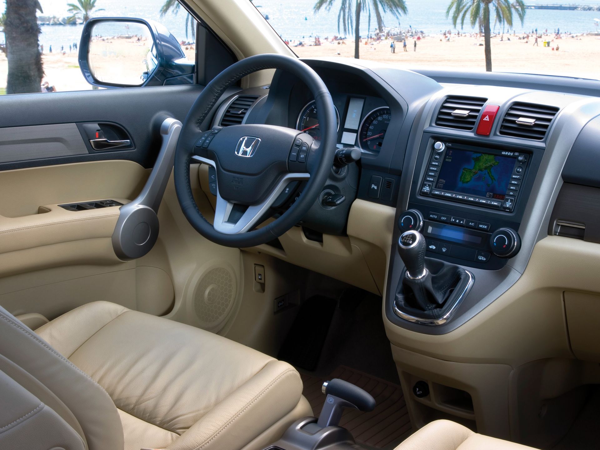 Wnętrze Hondy CR-V przed liftingiem