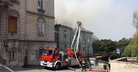 Pożar kamienicy przy ul. Rybnej w Lublinie. Straty oszacowano na 700 tys. zł