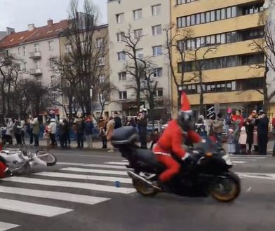 Wypadek w Gdyni. Motocyklista wjechał w tłum. Jedna osoba została ranna