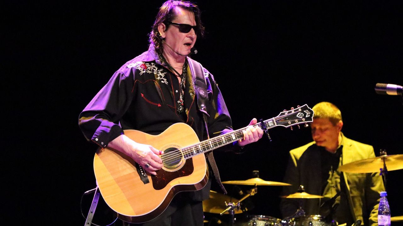 Leniwiec i Maciej Maleńczuk z zespołem gwiazdami tegorocznej Stachuriady w Grochowicach