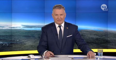 "Fakty" okrutnie zadrwiły z rzecznika PiS. "Pytający zaliczył samozaoranie"