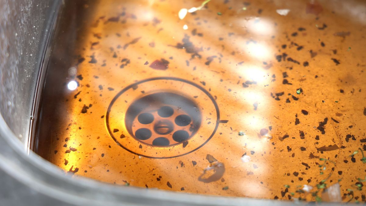 Co zrobić z zatkanym zlewem?