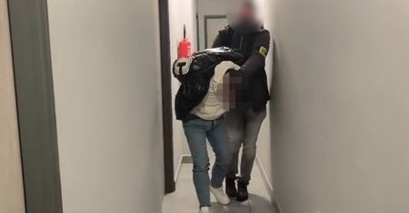 "Lekarz" dzwoni po setki tysięcy – mokotowscy kryminalni rozbili gang oszustów. 15-latka z 98 tys. w kieszeni, 27-latek w areszcie