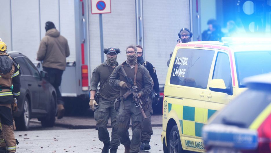 Strzelanina w szwedzkiej szkole w Orebro
Sweden, Norway, Denmark, Finland Out
Mandatory Credit: Photo by Jeppe Gustafsson/Shutterstock (15133180k)
About ten people have been killed in the shooting at Campus Risbergska in �rebro, Sweden, during Tuesday. This is stated by the police in �rebro, at a press conference.
Several dead in central Sweden school shooting, Orebro, Sweden - 04 Feb 2025
Jeppe Gustafsson/Shutterstock