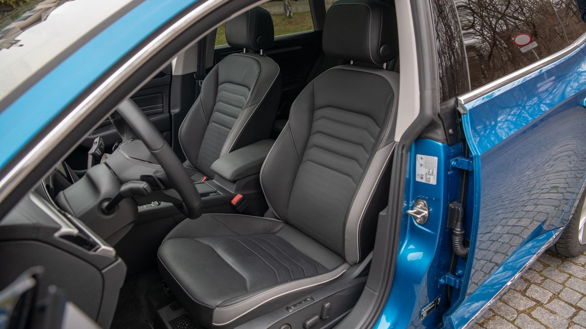 Niektóre fotele mają certyfikaty AGR, czyli Akcji na Rzecz Zdrowych Pleców