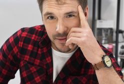 Mikołaj Roznerski przed rozbieraną sceną robi... To trzeba zobaczyć