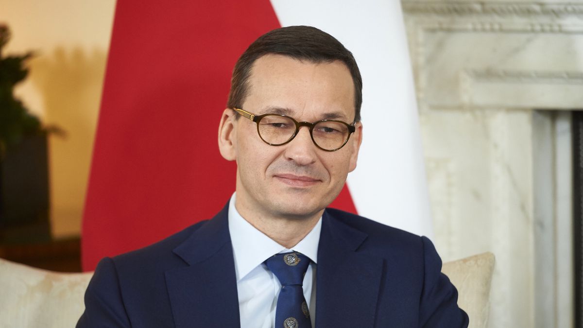 Premier Mateusz Morawiecki zaprzeczył doniesieniom, według których piłkarska reprezentacja Polski miałaby otrzymać 30 mln zł premii z rządowych środków za awans do 1/8 finału mundialu w Katarze