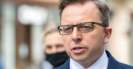 Koronawirus w Polsce. Posłowie KO o strategii resortu zdrowia: może pogłębić chaos