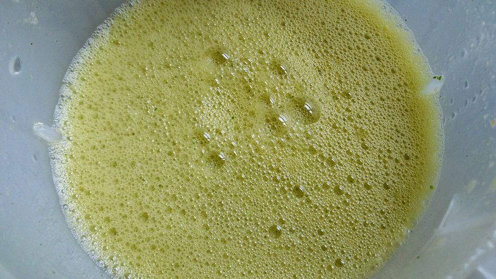 Ten sok przyniesie ulgę jelitom. Szklanka kosztuje kilkadziesiąt groszy