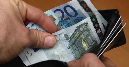 "Marie Curie" ma się pojawić na banknocie 20 euro. A gdzie "Skłodowska"?