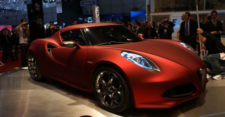 Alfa 4C GTA Concept, czyli erotyka w Genewie [wideo]