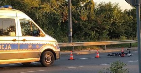 Wypadek na ul. Mostowej. Samochód zderzył się z rowerzystą!