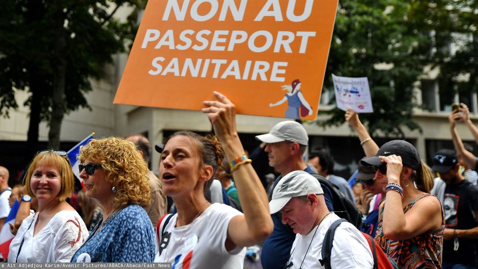 Demonstracje we Francji są prowadzone cyklicznie od wprowadzenia przepustek covidowych