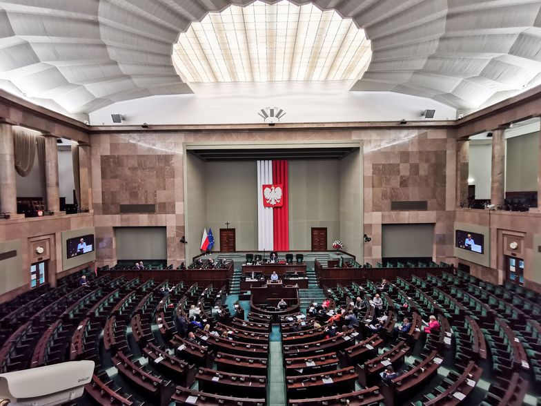 Ile? Tyle Sejm wydaje na jedzenie dla posłów