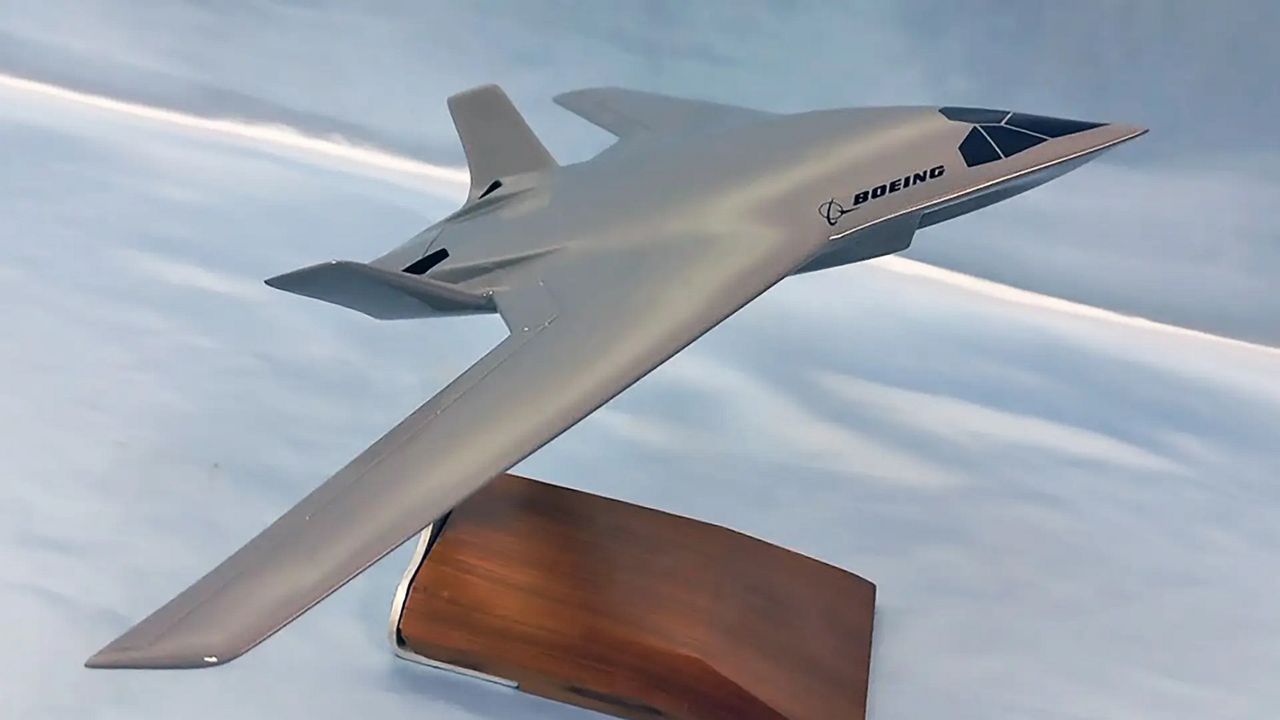 Model jednej z koncepcji przyszłościowego latającego tankowca