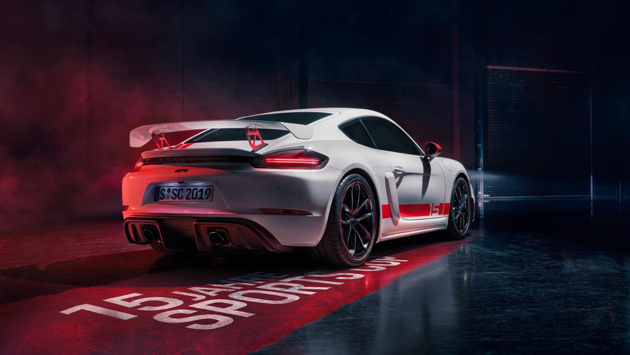 Porsche 718 Cayman GT4 Sports Cup Edition w tym malowaniu prezentuje się iście bojowo