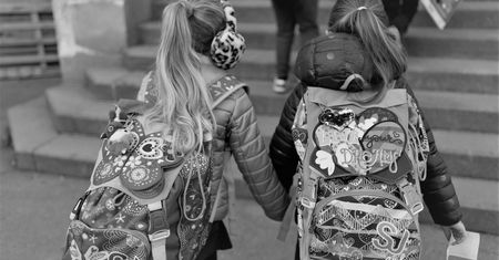 Tragedia w Opolu. 12-latka zmarła przed szkołą