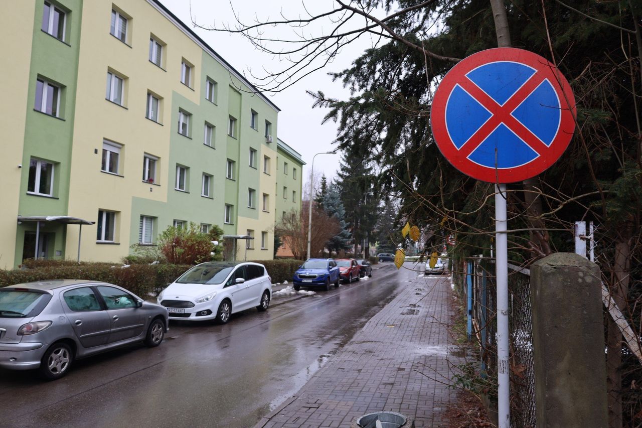 Rzeszów: Mieszkańcy ul. Staszica skarżą się na ograniczenia parkingowe
