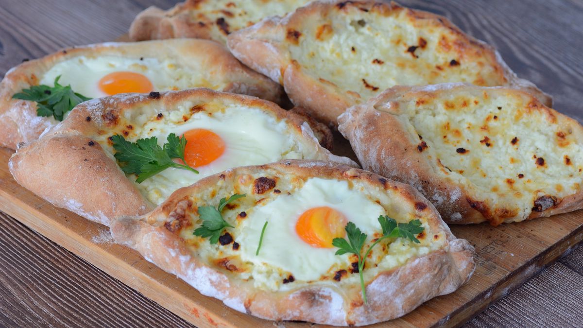 Chaczapuri to kwintesencja kuchni gruzińskiej 