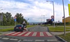 Wypadek w Nowym Sączu. Trzech nastolatków w szpitalu