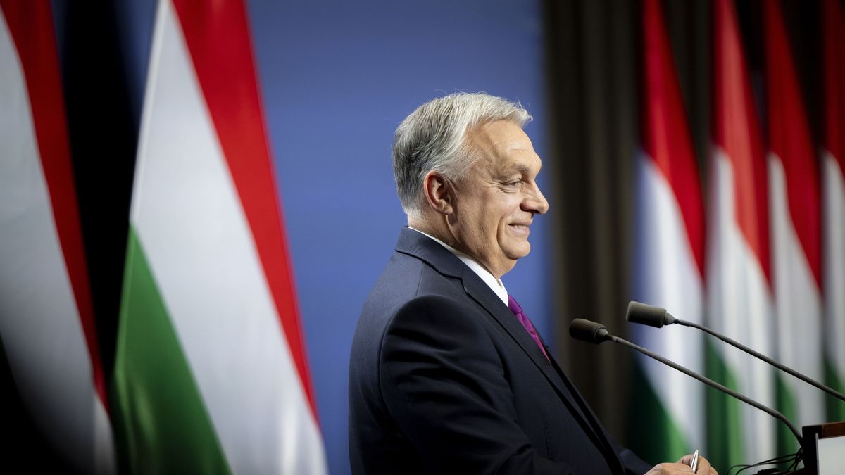 Israeli Prime Minister Benjamin Netanyahu visits Hungary
epa12007335 A handout photo made available by the Hungarian Prime Minister's Press Office shows Hungarian Prime Minister Viktor Orban speaking during a joint press conference with Israeli Prime Minister Benjamin Netanyahu following their meeting in the government headquarters in Budapest, Hungary, 03 April 2025.  EPA/ZOLTAN FISCHER / HANDOUT  HANDOUT EDITORIAL USE ONLY/NO SALES 
Dostawca: PAP/EPA.
ZOLTAN FISCHER / HANDOUT
visit, meeting, officials, politics, ministers
