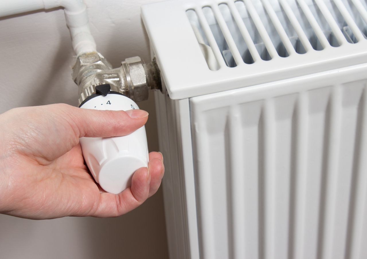 How to cut heating bills this winter with easy home tips