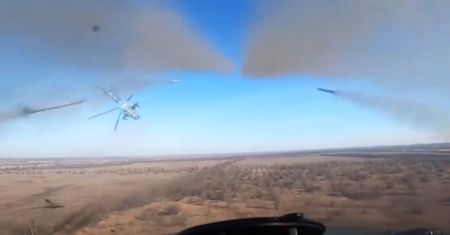 Podjęli duże ryzyko. Moment ataku pilotów Mi-24 na rosyjską bazę