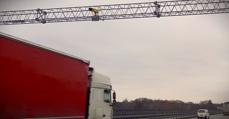 Siepacz mandatów już działa. Kierowcy "wpadają" średnio co 7 minut