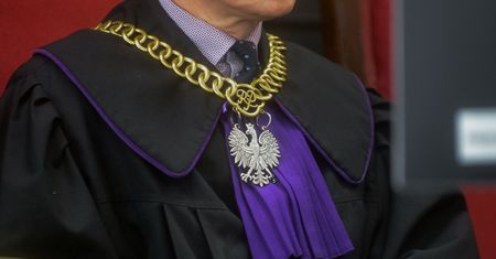 Miała wpływać na sędziów. Może stracić immunitet