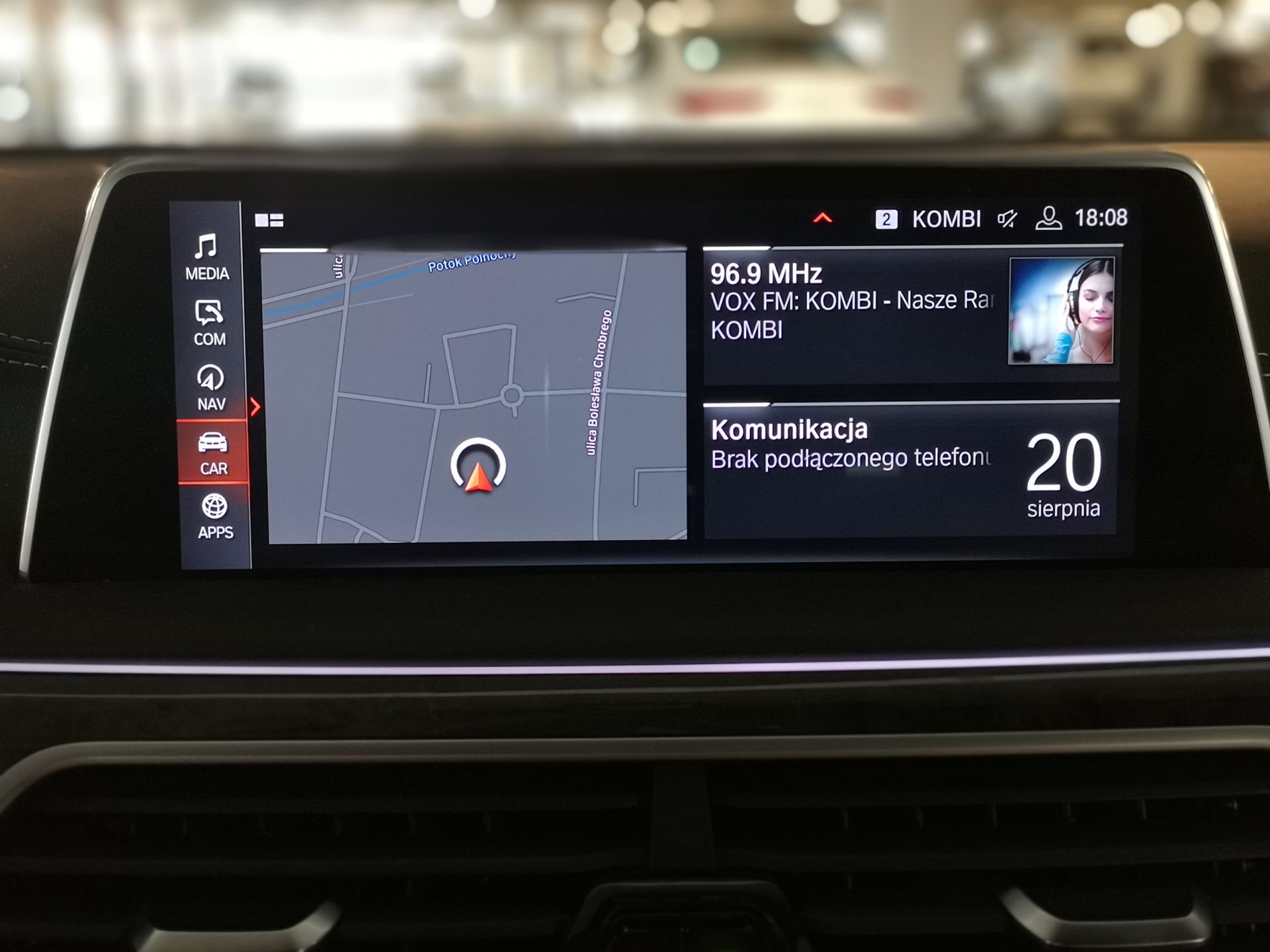 BMW 750i xDrive: Systemy wsparcia kierowcy, Night Vision, zdalne sterowanie i audio Bowers & Wilkins 4