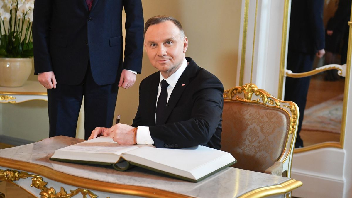 Andrzej Duda
Ryga, �otwa, 01.02.2023. Prezydent RP Andrzej Duda podczas spotkania z przewodnicz�cym �otewskiej Saeimy Edvardsem Smiltensem w Rydze, 1 bm. Prezydent Duda przebywa z trzydniow� wizyt� na �otwie. (al/ibor) PAP/Andrzej Lange
Andrzej Lange
dyplomacja, g�owa pa�stwa, oficjalna, podpis, podpisywanie, polityk polityka, przewodniczacy, przewodnicz�cym, RP, Saeima, saeimy, sejmu, sk�adanie podpisu, spotkanie, trzydniowa, wizyta, zagraniczna