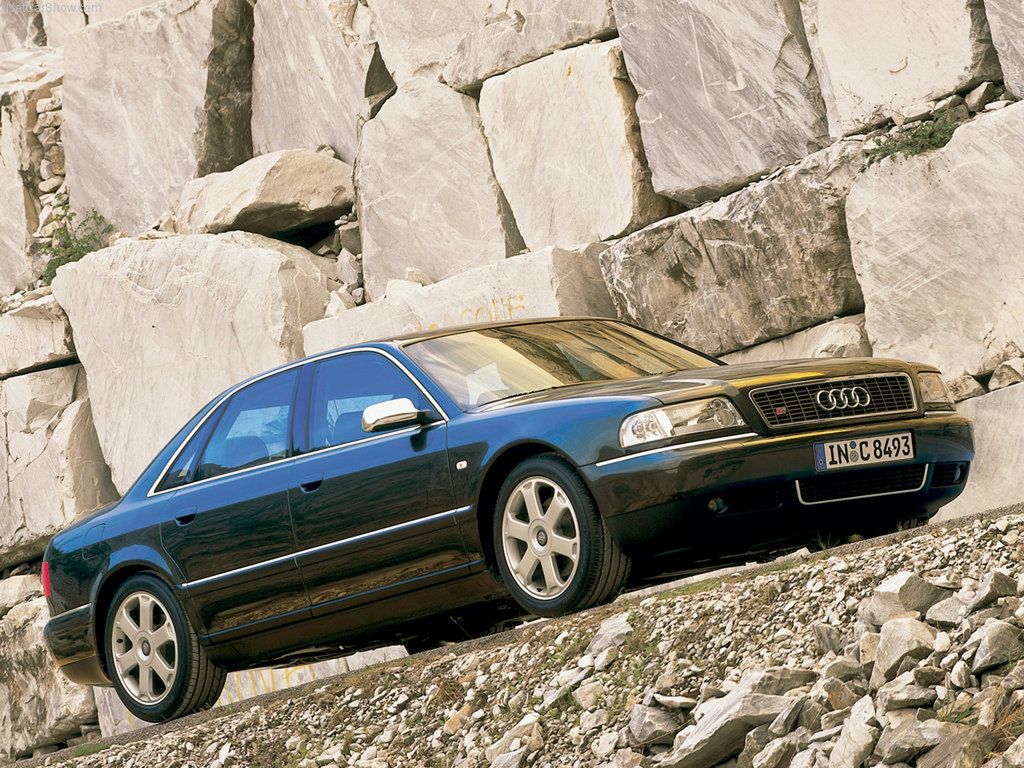 Audi S8 D2 1996-2000 (fot. ifotos.pl)