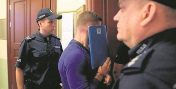 Katowice: W latach 90. był postrachem całej Polski. Słynny gangster Oczko doprowadzony do prokuratury. Usłyszał zarzuty