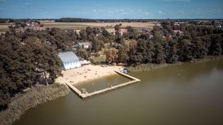 Wakacje na „świętokrzyskiej Ibizie”. Sprawdziłem, czemu Sielpia Wielka przyciąga latem takie tłumy