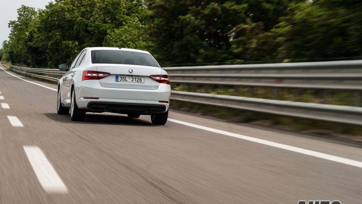 Nowy Superb czerpie z konceptu VisionC, to najładniejsza współczesna Škoda.